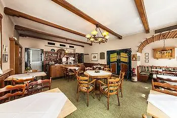 Hotel Drei Kronen 3*